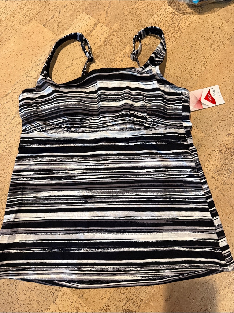 LandsEnd Square Neck Underwire Tankini Swimsuit Top, size 8
